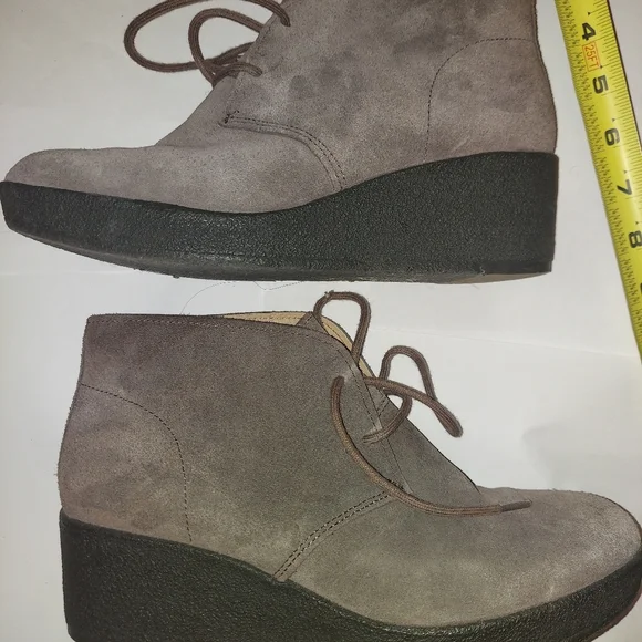 CLARK'S Originals Athie Terra  Dark Suede Ankle Boots- 8.5 - Picture 10 of 16